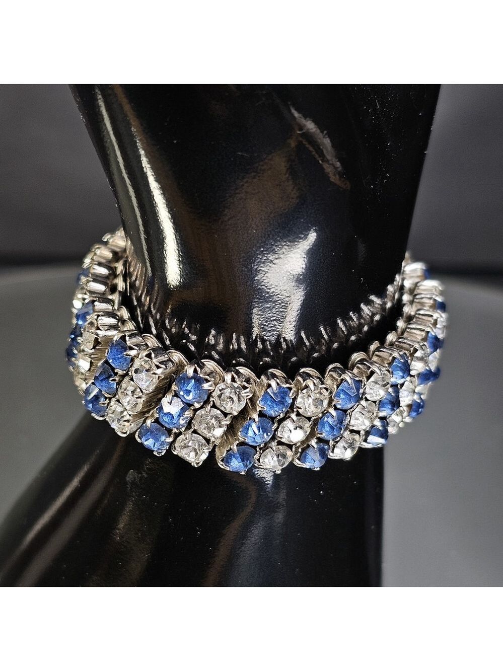 USA Made Bracelet Blue And White Rhinestone Women Self Adjustable One Size 4 All - Picture 2 of 11
